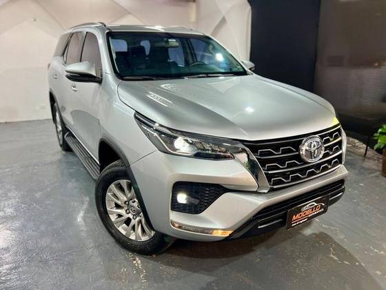 TOYOTA HILUX 2.7 VVT-i FLEX CD SR 4X2 AUTOMÁTICO